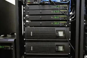 GEMBIRD EG-UPSRACK-10 UPS Energenie Rack 19 colių 3.4U 1000VA Pure Sine 3xIEC 1xSchuko 230V LCD