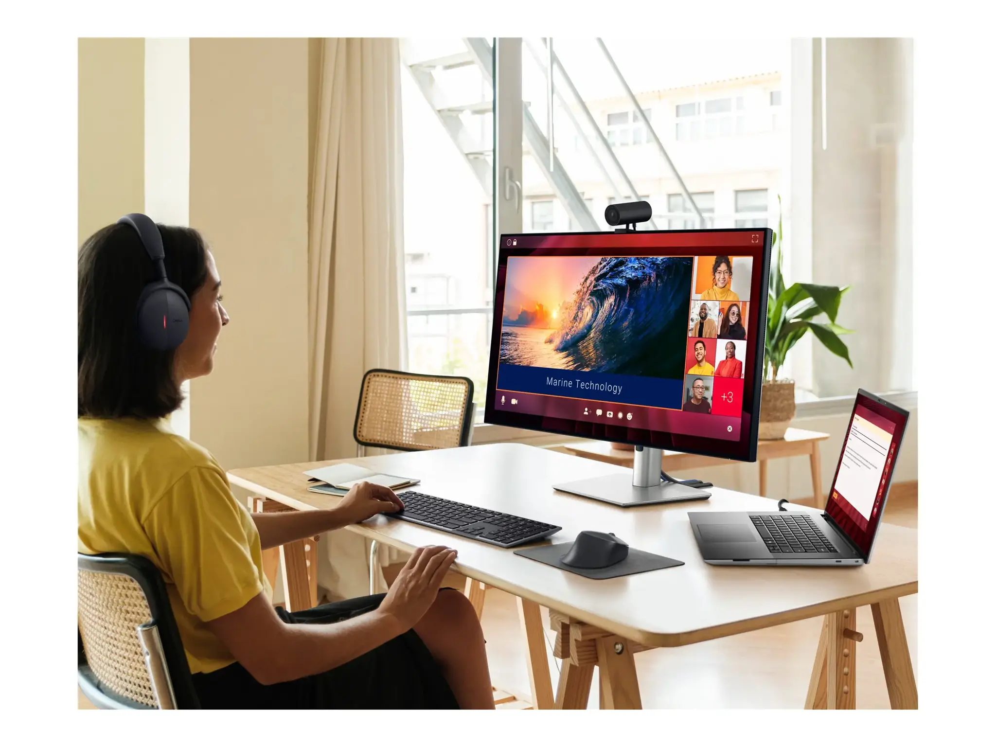 LCD Monitor DELL U3225QE 31.5" Business Panel IPS 3840x2160 16:9 120 Hz 5 ms Swivel Pivot Height adjustable Tilt 210-BQTK