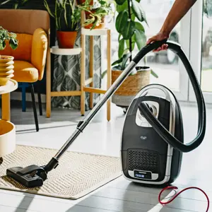 Adler Vacuum Cleaner | AD 7069 | Bagged | Power 3200 W | Dust capacity 3.5 L | Black