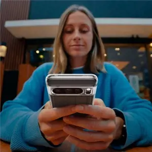 "Spigen Ultra Hybrid" - "Google Pixel 8 Pro" dėklas (skaidrus)