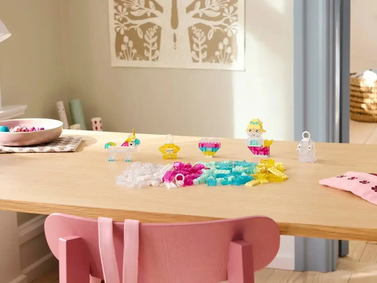 LEGO CLASSIC 11040 Magical Transpanent Box