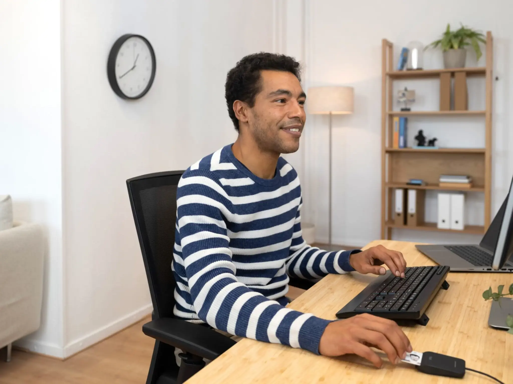 "Trust Primo", CardBus+USB 2.0, 1 m, juoda, 46 g