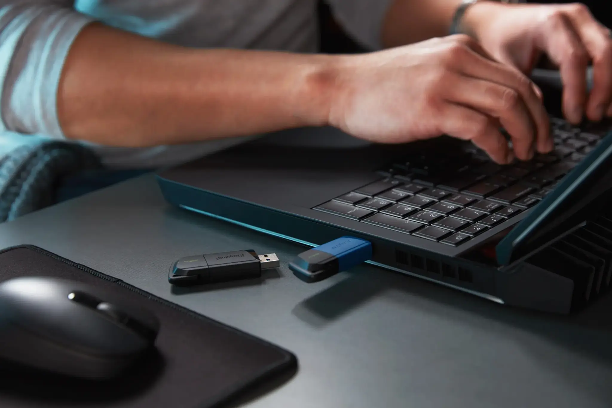 KINGSTON 64GB USB 3.2 Gen 1 DataTraveler Exodia M juoda + mėlyna 2 vnt.