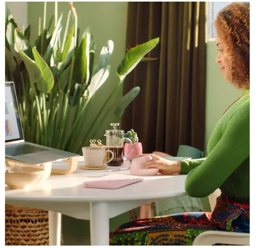 "LOGITECH LIFT" - ROŽINĖ/TAMSIAI ROŽINĖ - EMEA