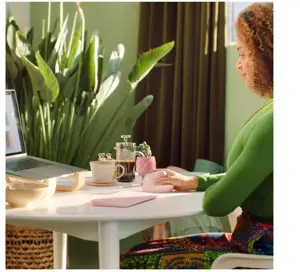 "LOGITECH LIFT" - ROŽINĖ/TAMSIAI ROŽINĖ - EMEA