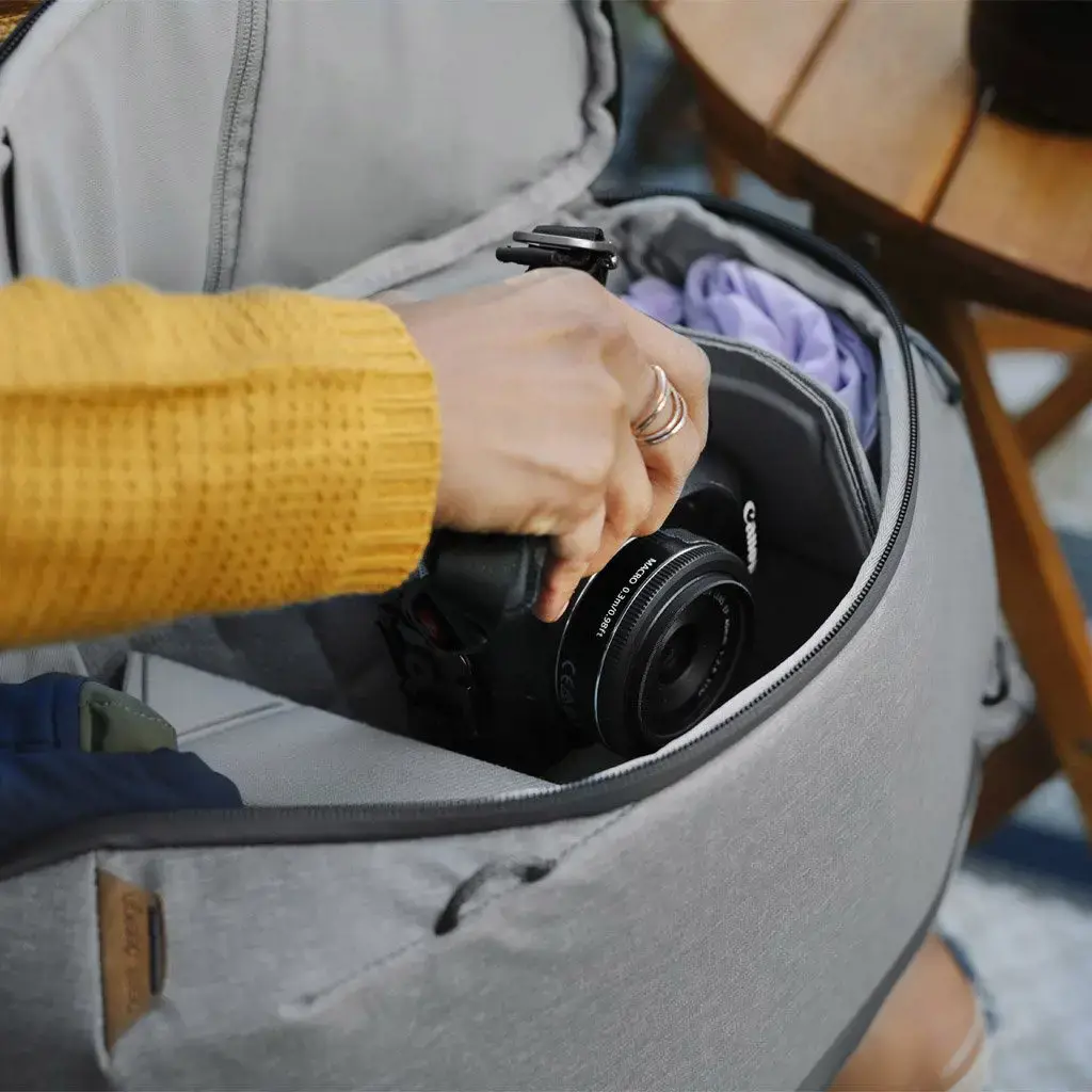 "Peak Design Everyday" kuprinė Zip V2 15L, peleninė