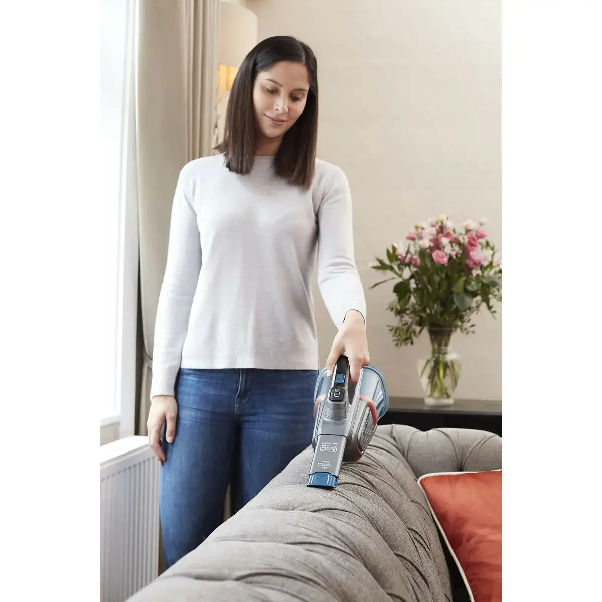 12 V RANKINIS DULKIŲ SIURBLYS BHVV320B-QW BLACK+DECKER