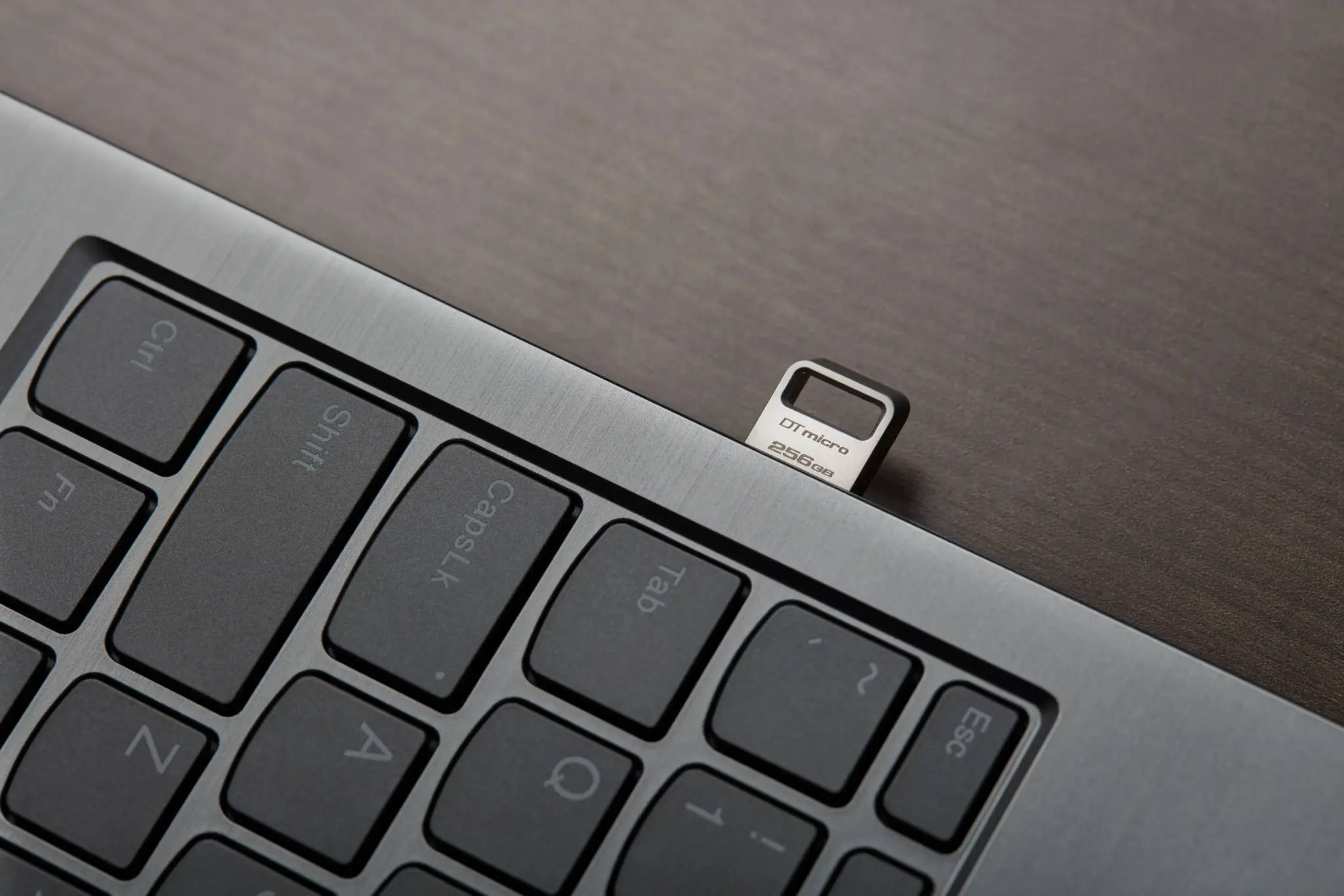 KINGSTON 256GB "DataTraveler Micro" 200MB/s metalinis USB 3.2 Gen 1