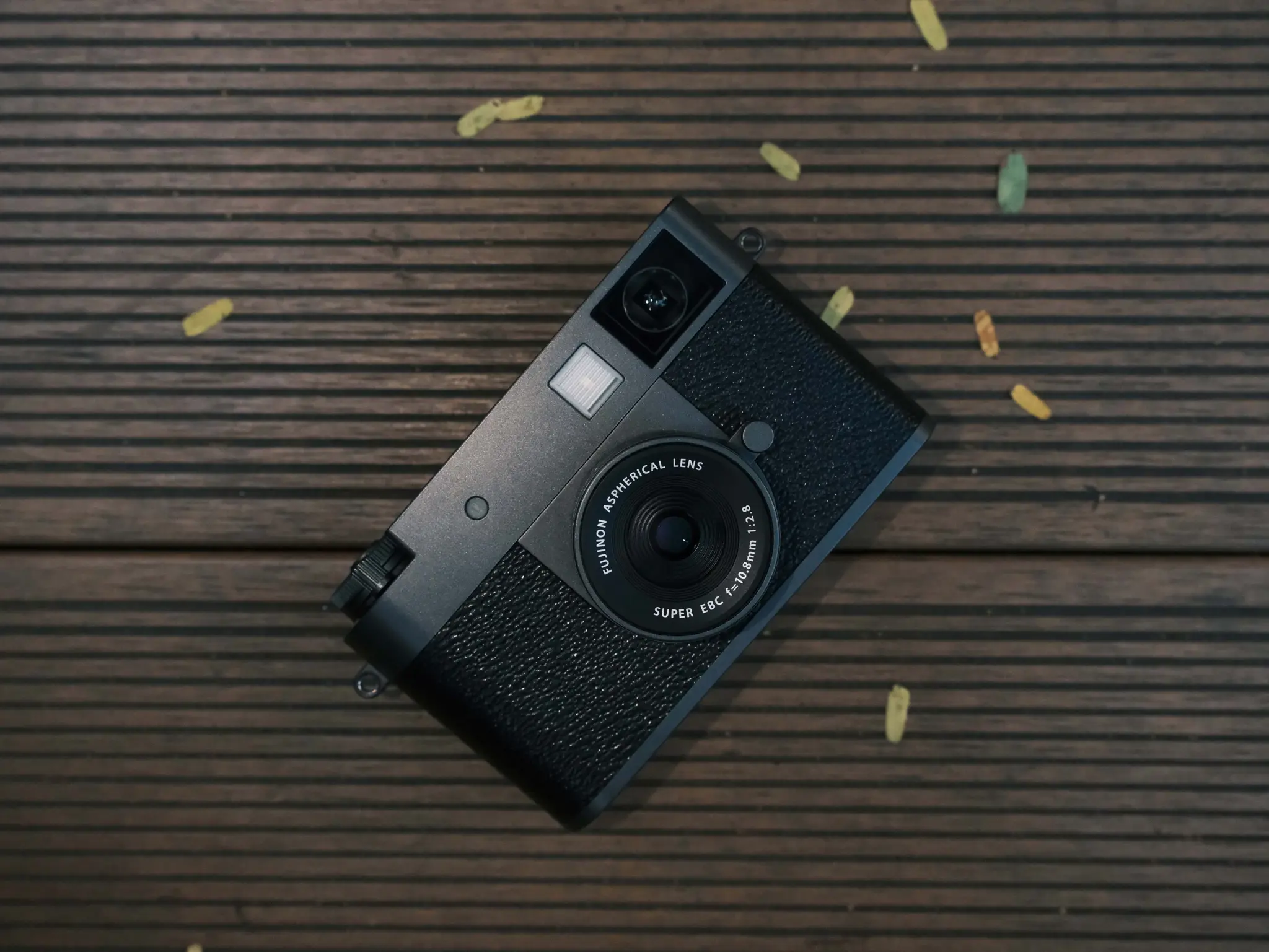 Fujifilm X-HF1, charcoal