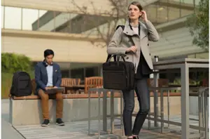 "Kensington Contour™ 2.0 Business Laptop Briefcase - 15,6", Portfelis, 39,6 cm (15,6"), diržas per petį, 1,4 kg