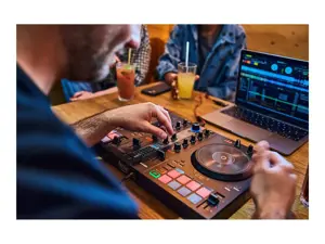 Hercules | DJ controller | DJ Essentials Kit | Speakers | USB connectivity