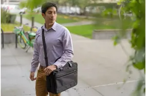 "Kensington Contour™ 2.0 Business Laptop Briefcase - 15,6", Portfelis, 39,6 cm (15,6"), diržas per petį, 1,4 kg