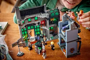 LEGO HARRY POTTER 76471 Knockturn Alley Wizarding Shops