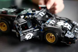 LEGO TECHNIC 42223 1966 Ford GT40 MKII Race Car