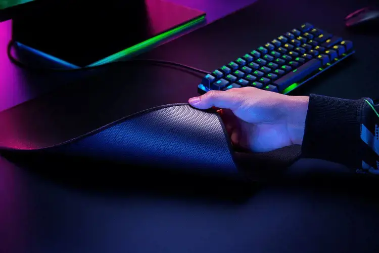 "Razer Strider" žaidimų pelės kilimėlis, didelis, juodas