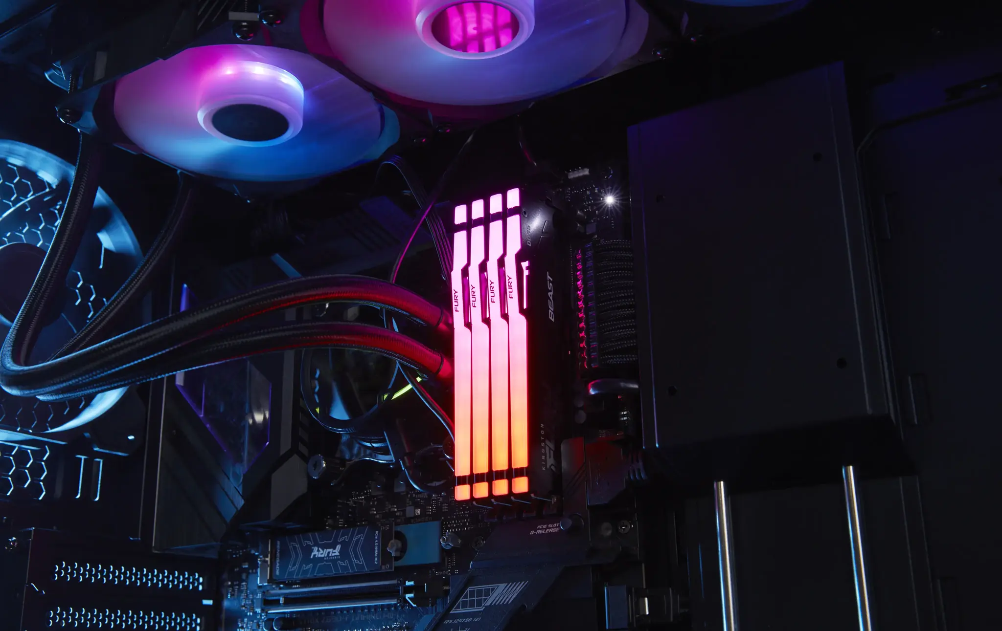 KINGSTON 32GB 5600MT/s DDR5 CL36 DIMM atmintinių rinkinys iš 2 "FURY Beast RGB