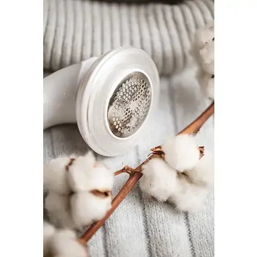 "Adler" pūkelių valytuvas AD 9616, baltas, maitinamas baterijomis