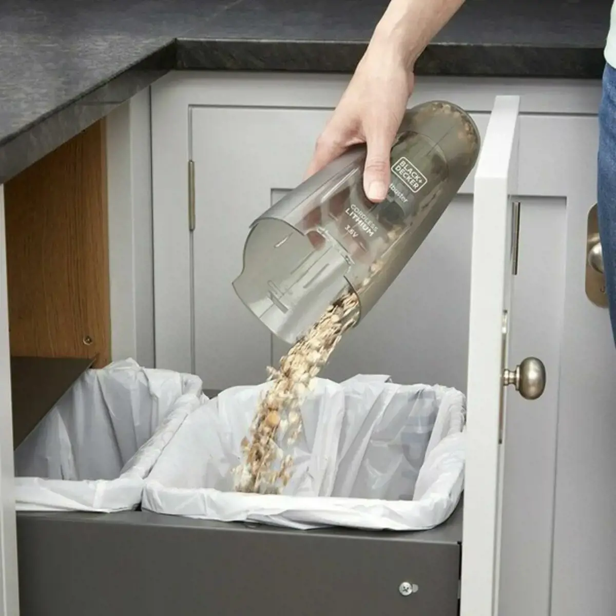 "Black & Decker" NVC115JL rankinis dulkių siurblys pilka, balta be maišelio