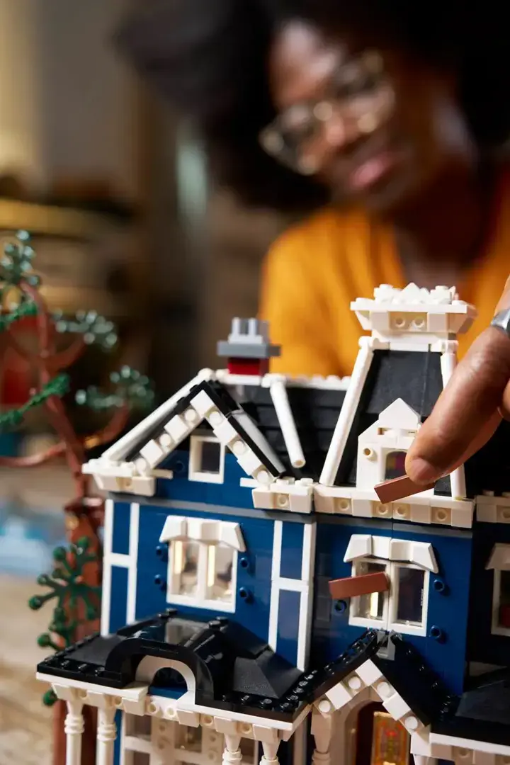 LEGO ICONS 11370 Stranger Things: The Creel House