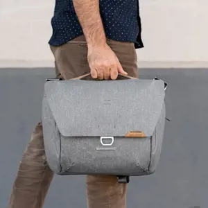 "Peak Design" krepšys per petį "Everyday Messenger V2" 13L, pelenų spalvos