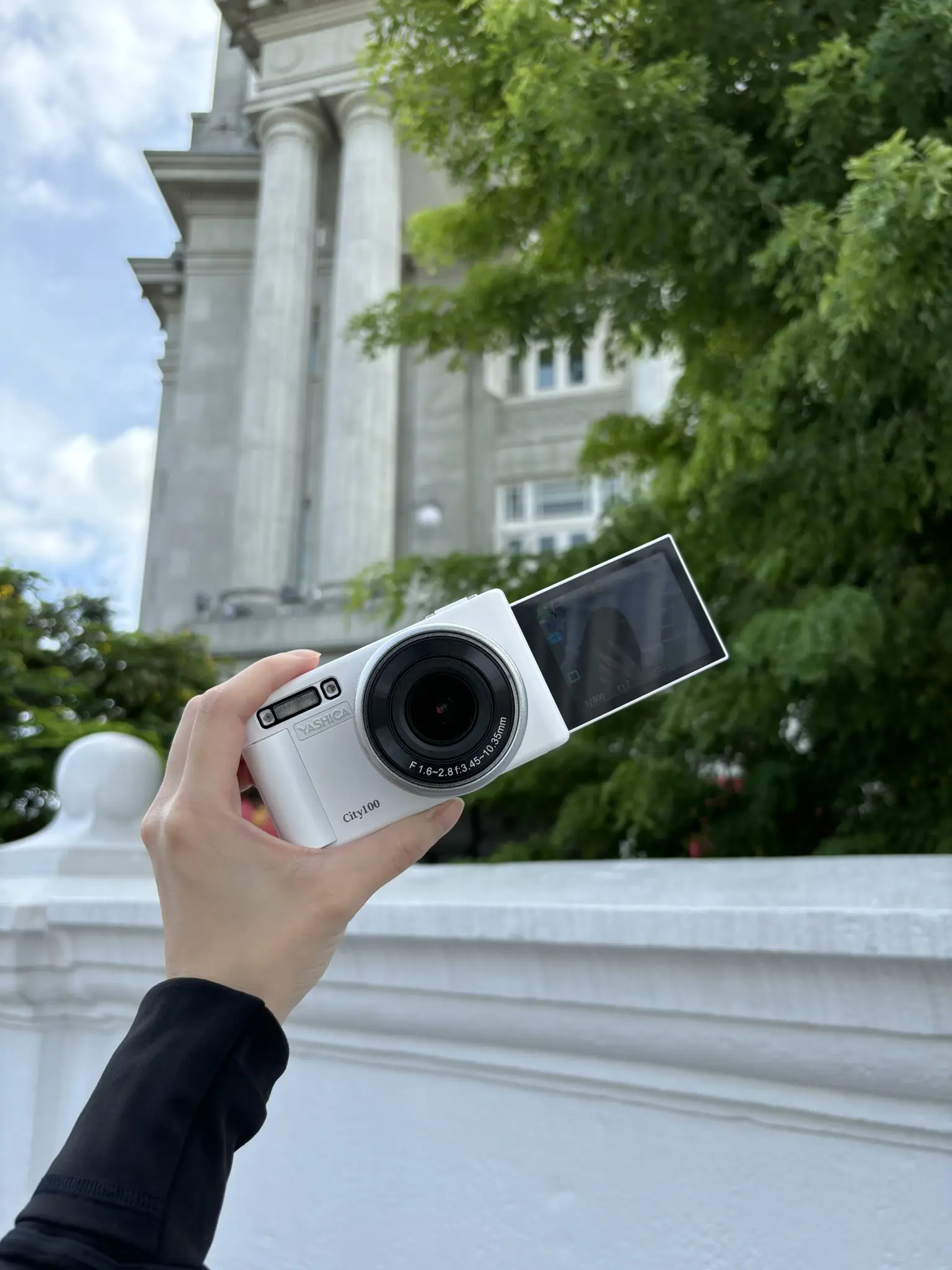 Yashica City 100, white