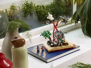 LEGO IDEAS 21355 The Evolution of STEM