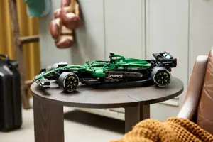 LEGO TECHNIC 42240 Aston Martin Aramco AMR25 F1