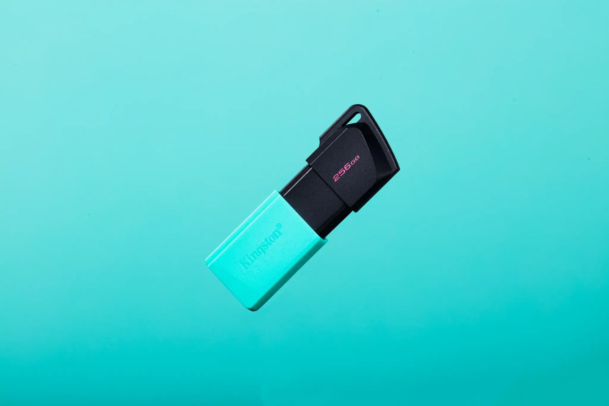"Kingston" 256GB "DataTraveler Exodia M" USB slankmačio dangtelis USB 3.2 Gen2, turkio spalvos