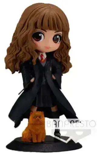 Q POSKET - HERMIONA GRANGER SU COOKSHANKS