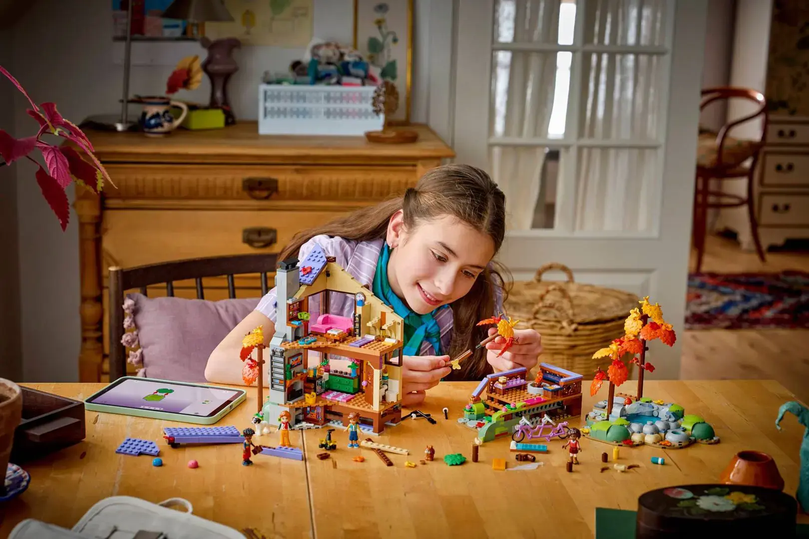 LEGO FRIENDS 42705 Cozy Fall Forest Cabin