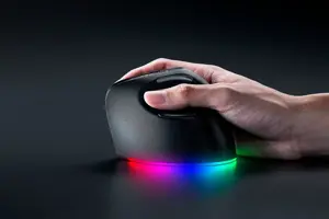 Razer Pro Click V2 Vertical Ergonomic Belaidė pelė RF Wireless+Bluetooth+USB-C, 30000 DPI, Juoda