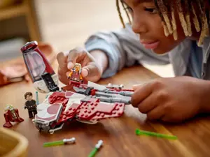 LEGO STAR WARS 75401 Ahsoka's Jedi Interceptor