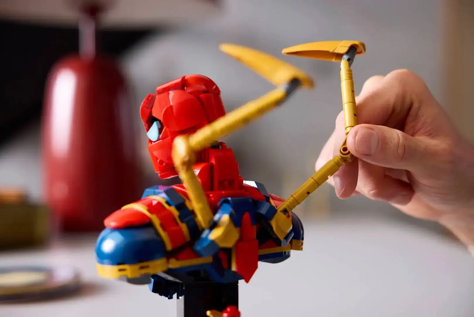 LEGO MARVEL 76326 Iron Spider-Man Bust