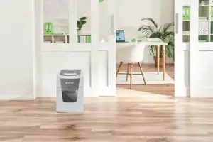 "Leitz IQ Autofeed Small Office 100" automatinis popieriaus smulkintuvas P4, kryžminis smulkinimas, 22 cm, 4 x 30 mm, 34 L, Touch, 8 lapai
