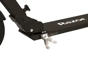 Paspirtukas Razor 13073005, Juoda