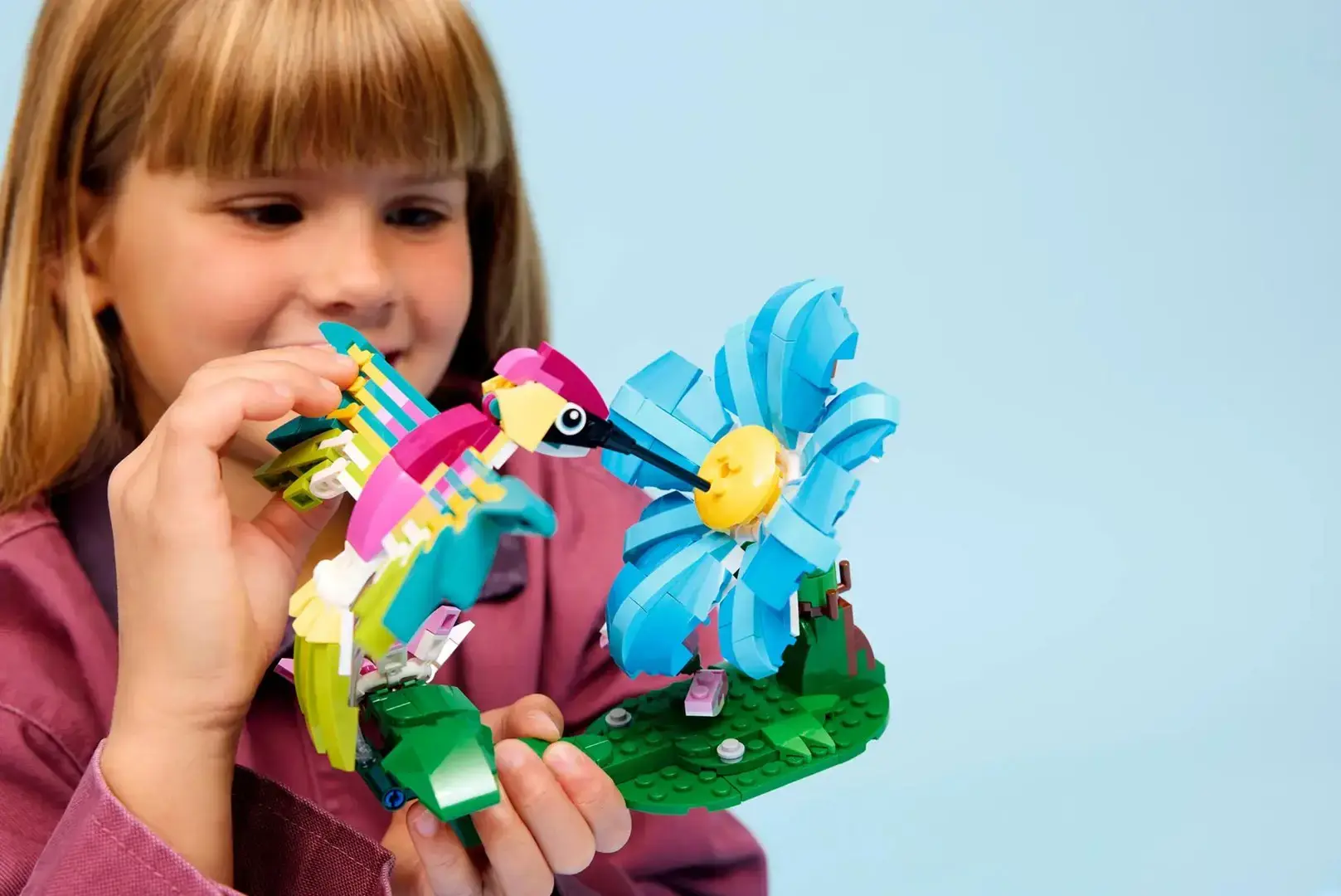 LEGO CREATOR 3 IN 1 31384 Wild Animals: Colorful Hummingbird