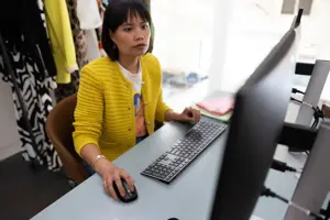 HP 720 Multi-Device Rechargeable Wireless Keyboard and Mouse Combo