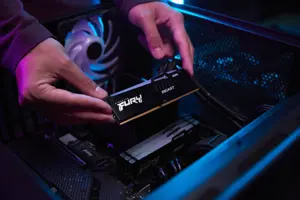 KINGSTON 32GB 5600MT/s DDR5 CL36 DIMM atmintinių rinkinys iš 2 "FURY Beast RGB