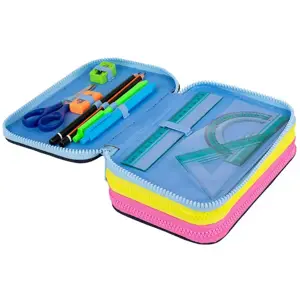 Forminis trijų skyrių penalas su priedais CoolPack JUMPER 3 IN THE GARDEN