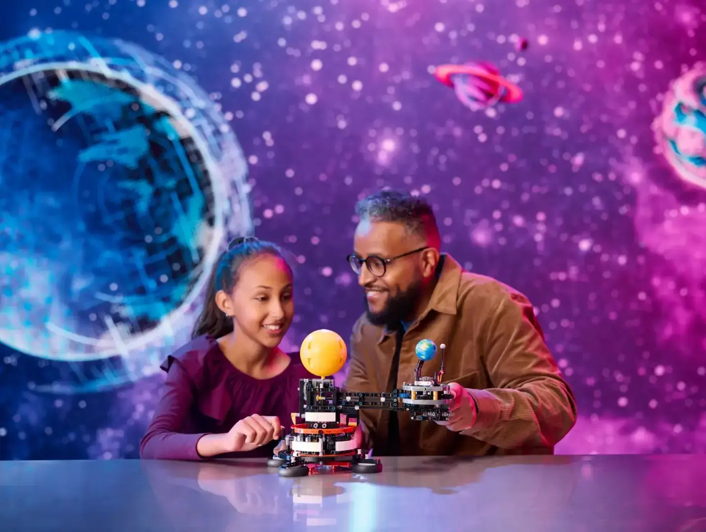 LEGO TECHNIC 42179 Planet Earth and Moon in Orbit