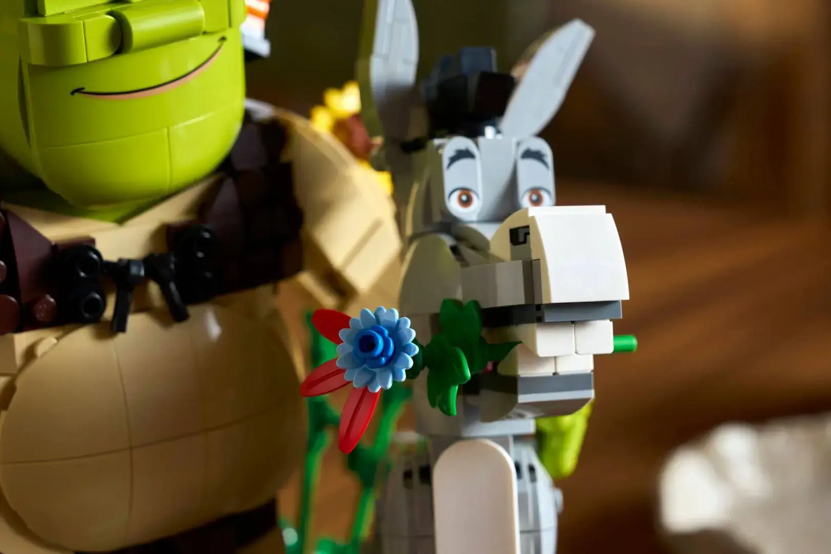 LEGO ICONS 72423 Shrek, Donkey and Puss in Boots