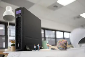 "APC Smart-UPS On-Line", dvigubos konversijos (internetinis), 2,2 kVA, 1980 W, sinusinis, 100 V, 275 V