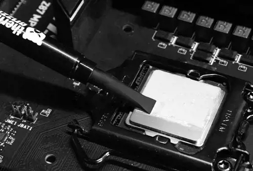 "Thermal Grizzly" šiluminis tepalas "Aeronaut" 1,5ml/3,8g Šilumos laidumas: 8,5 W/mk; šiluminė varža: 0,0129 K/W; elektrinis laidumas*: 0 pS/m; klampumas: 110-160 Pas; temperatūra: -150 °C / +200 °C;