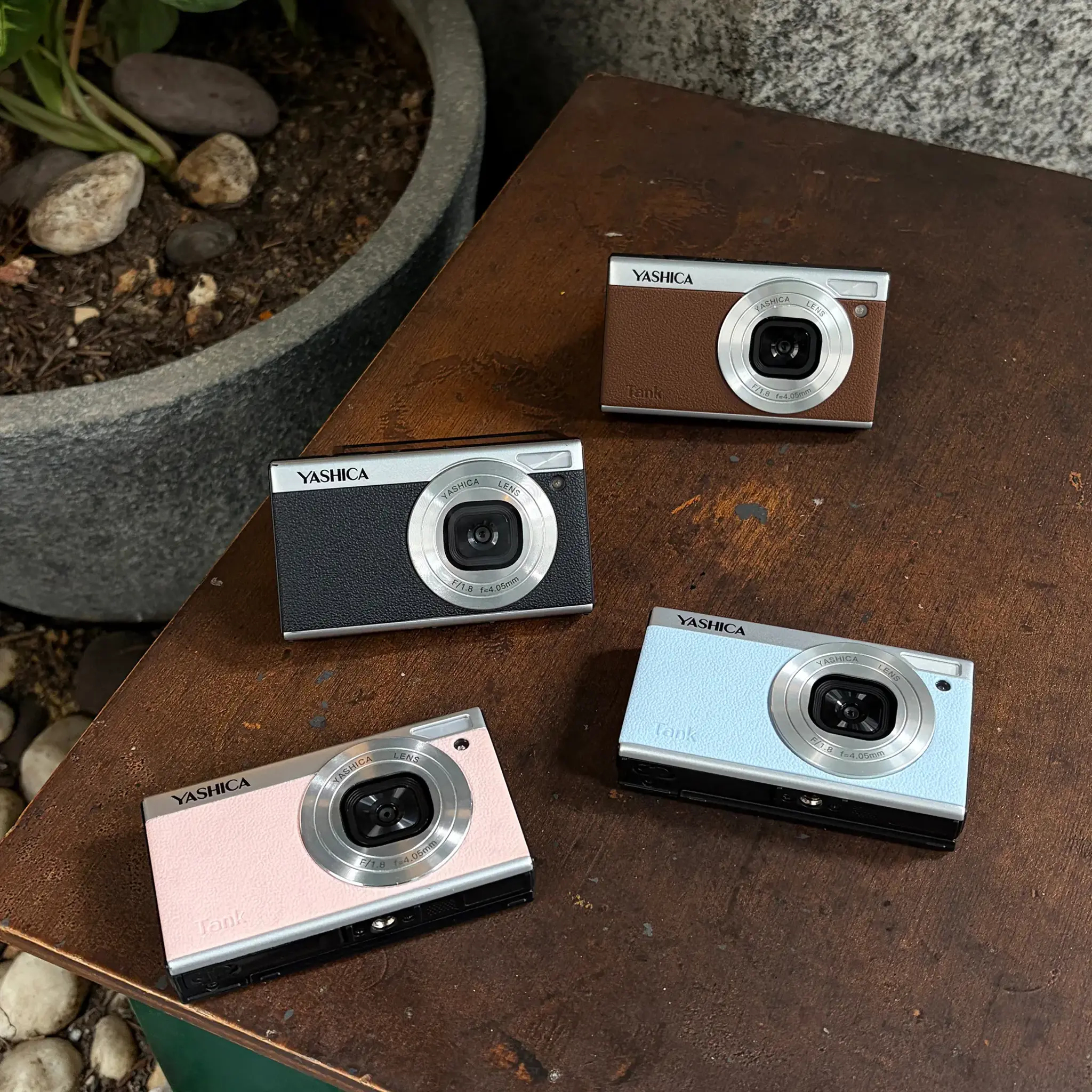 Yashica Tank, brown