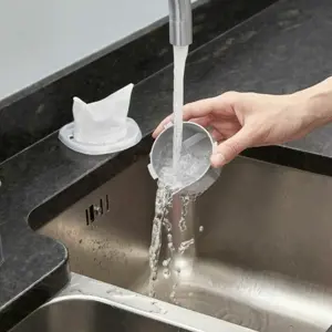 "Black & Decker" NVC115JL rankinis dulkių siurblys pilka, balta be maišelio