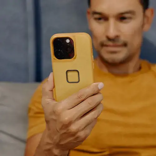 "Peak Design" dėklas "Apple iPhone 15 Mobile Everyday Fabric Case", saulės spalvos