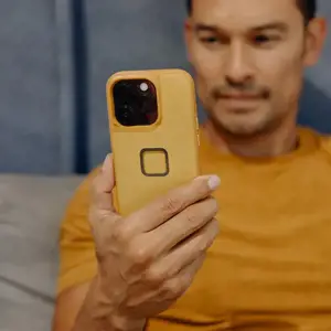 "Peak Design" dėklas "Apple iPhone 15 Mobile Everyday Fabric Case", saulės spalvos