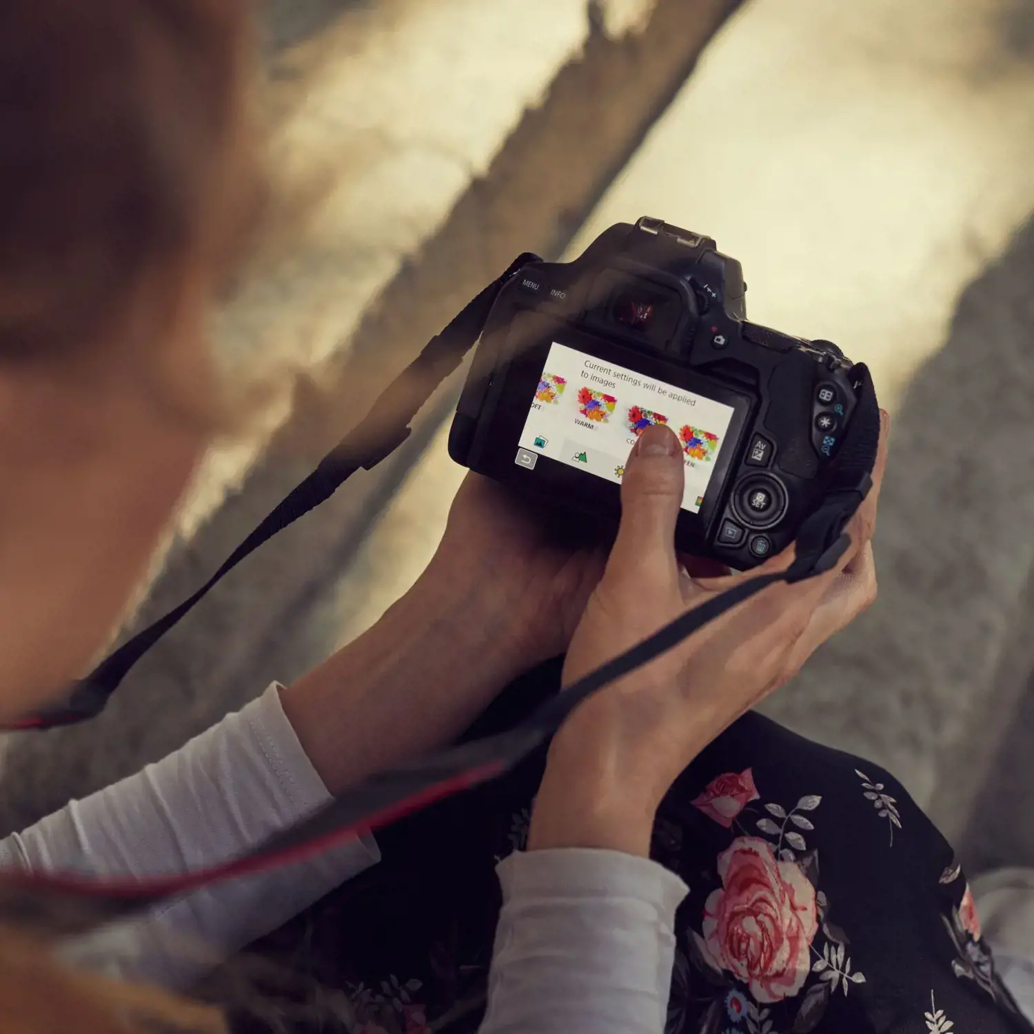 "Canon EOS 250D" + EF-S 18-55mm f/3.5-5.6 III, 24,1 MP, 6000 x 4000 taškų, CMOS, 4K Ultra HD, jutiklinis ekranas, juoda