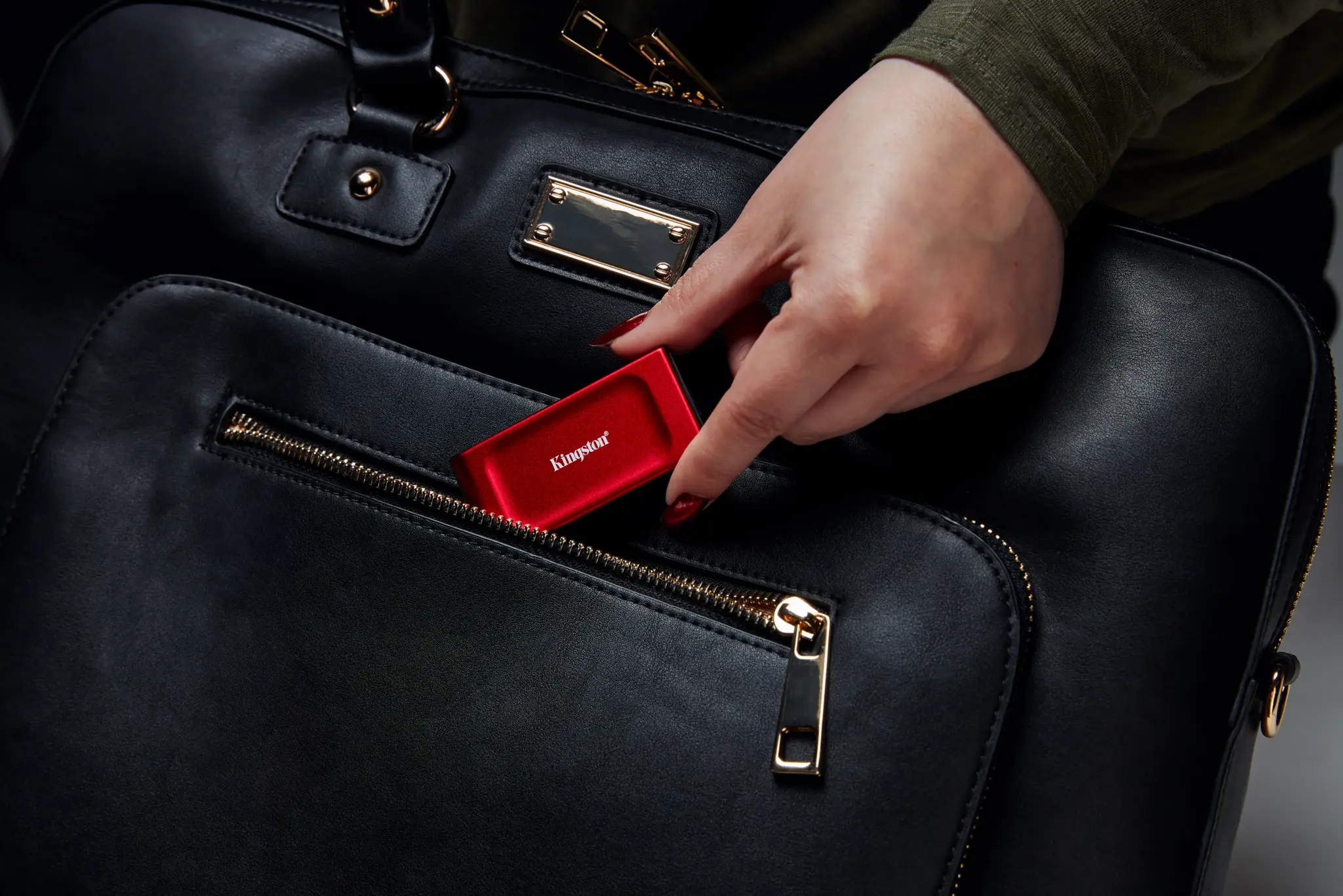 Kingston Technology 2TB XS1000 Red External USB 3.2 Gen 2 Portable Solid State Drive, 2 TB, USB Type-C, 3.2 Gen 2 (3.1 Gen 2), 1050 MB/s, Red