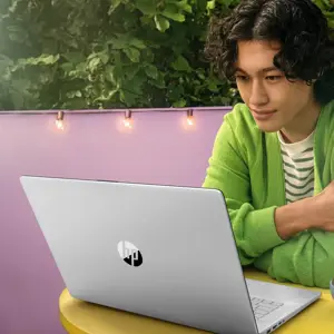 HP 17-cp3114nw AMD Ryzen™ 7 7730U Laptop 43.9 cm (17.3") Full HD 16 GB DDR4-SDRAM 512 GB SSD Wi-Fi 6 (802.11ax) Windows 11 Home Silver